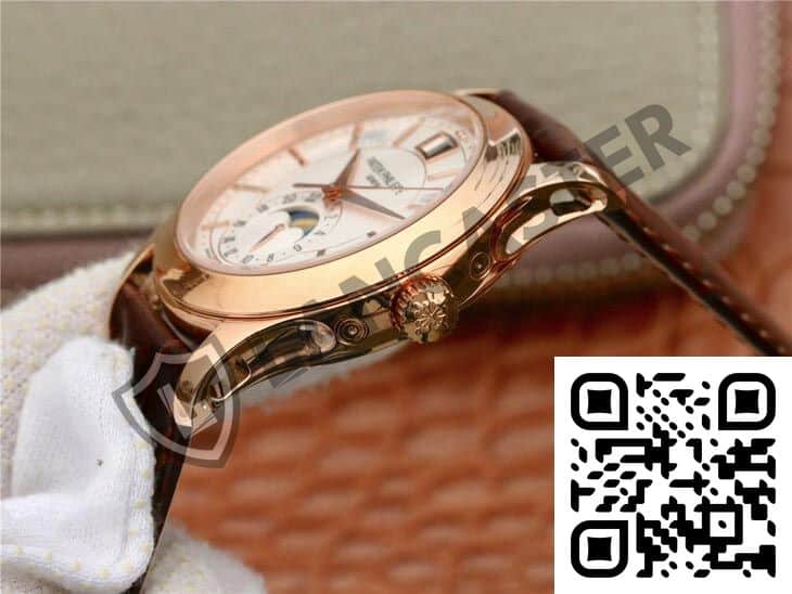 A Close Up Of A Watch