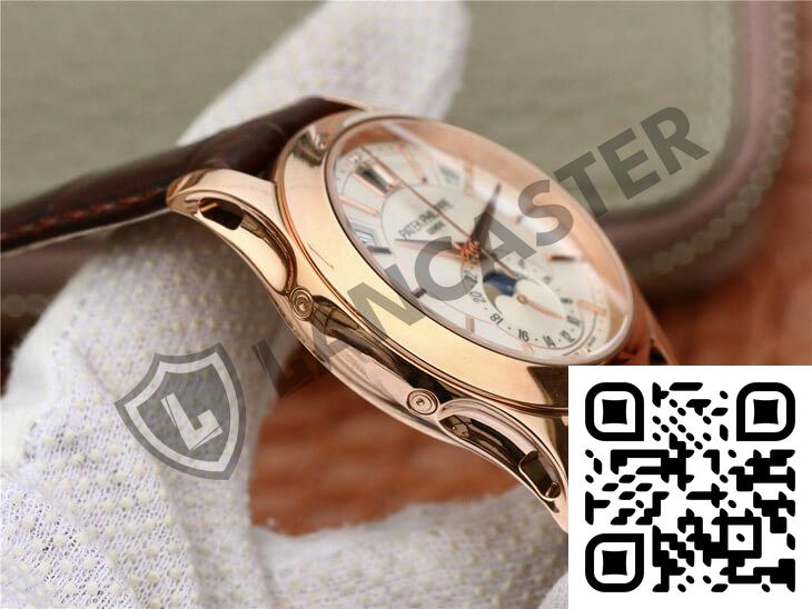 A Close Up Of A Watch