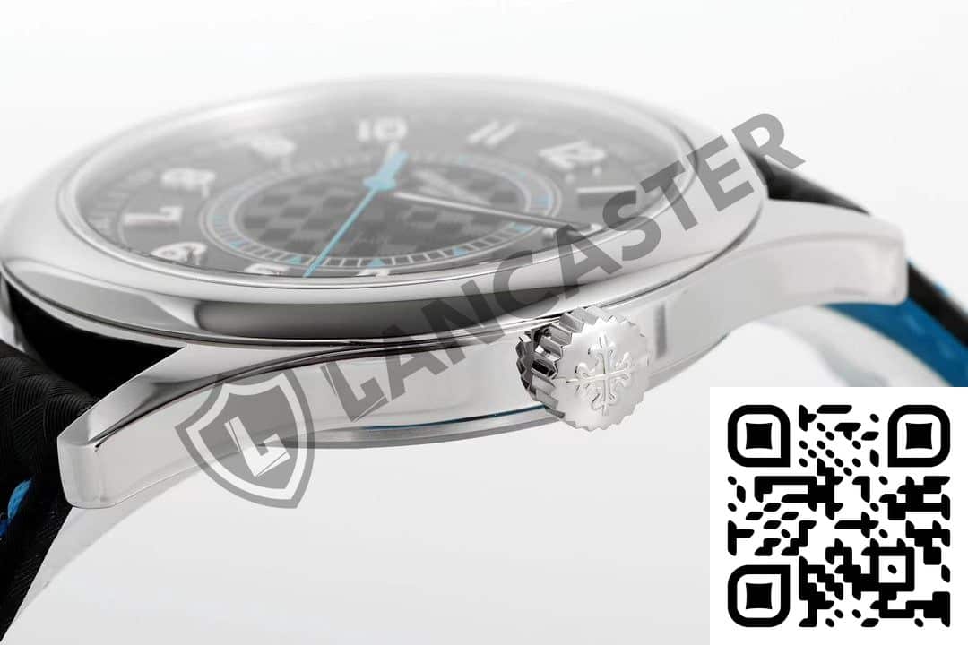 A Close Up Of A Watch